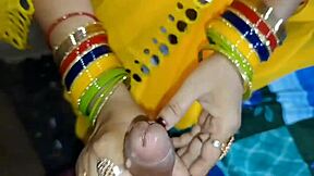 Karva chauth fuck clip screams in clear hindi!