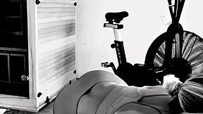 creeper spies msacs fat ass during sweaty workout