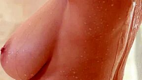 I love showing my natural big tits bubble butt