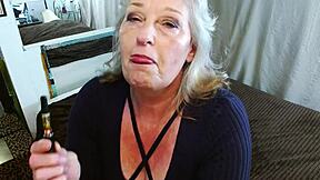ever wonder what curvy mature dawn does fingering her hairy pussy