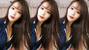 Korean babe dances provocatively in cute sailor outfit energetically