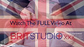 Victoria Greene Fingers Pussy and Cums After Intense Gym Workout!