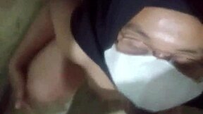 Indonesian couple fucks in bathroom while drinking piss