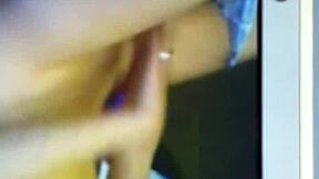 french webcam girl fanny slides dildo into her shaved pussy live