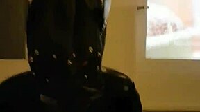 imagine your soumise chained up begging for bdsm pain 😈🔒