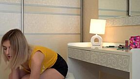 I love Eva Elfie fingering her tight shaved pussy