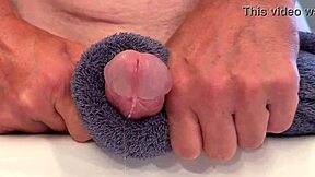 me rubbing my clit close up til i cum hard 😩💦 homemade orgasm fun