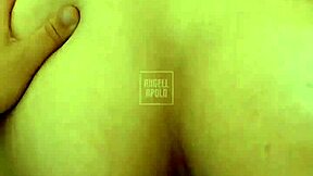 cute tattooed girlfriend rebolas her big ass on muscular guy's dick