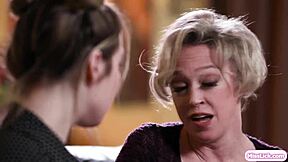 omg i can't resist seducing this hot blonde fan with my milf face sit