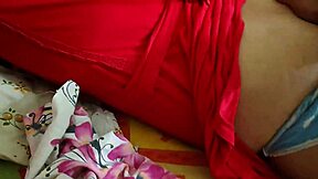 desi wife loves her big ass rubbed in horny massage