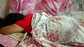 desi wife loves her big ass rubbed in horny massage