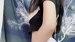 WATCH SEXY VIET GIRL shake her ass in private dance part 1!