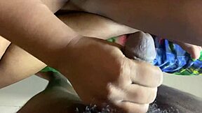 Sasur ji fingers bahu pussy squirt in desi Indian sex