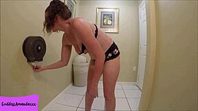 Sexy Babe Pisses in Night Club Toilet