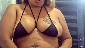 at my friend's house i snuck to the bathroom for quick fun