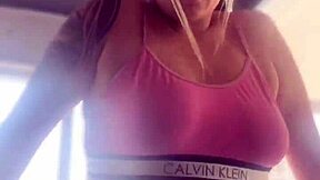 fui pra academia com plug anal no cu agora ta largo e lubrificado pra rola grossa meter fundo