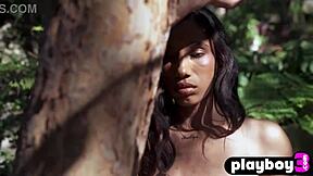 huge natural tits black milf brookliyn strips naked posing hot