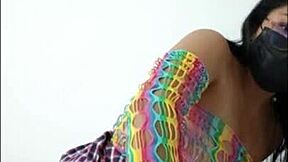 omg watch her spread wide and slide that pink dildo deep 😍💦