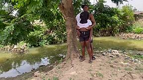 Ei, você já imaginou transar na floresta com uma gorda de rabo enorme gritando alto?