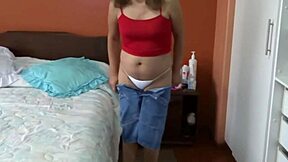 omg beautiful sister-in-law flashes her big pussy while i jerk off she luvs showing off...