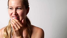 😍 beauty fingers her ass deep while wet pussy drips everywhere hey watch this!