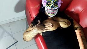 i'm la catrina playing with my toy till wet climaxes hit multiple times