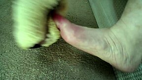 hey check these retro clips feet in slippers and tiny panties on curvy hairy babe