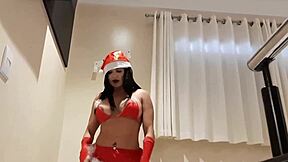 athletic latina milf flashes big pussy in homemade christmas casting interview