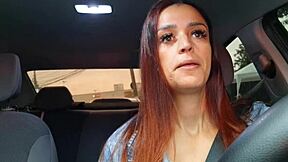 Safada Motorista Flags Dotado Passenger Masturbating in Backseat