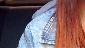 Safada Motorista Flags Dotado Passenger Masturbating in Backseat