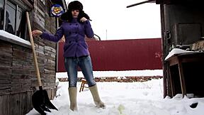 hairy pussy amateur pisses on christmas snow outdoors in fetish compilation