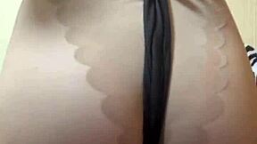 Mistress Elza Koms shakes big ass seductively