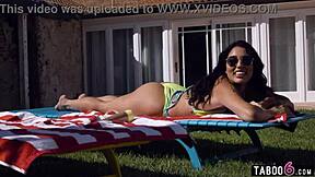 Whoops youre not my milf stepmom queenie sateen but her bestie vanessa sky