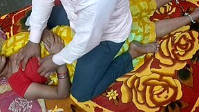 Whoa, hot Indian swinger wife in yellow saree gets jammed hard by jiju after she sleeps!