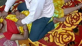 Whoa, hot Indian swinger wife in yellow saree gets jammed hard by jiju after she sleeps!