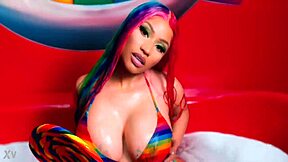 nicki minaj shows off her sexy curves and big tits