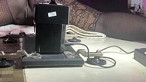 homemade black milf slut squirts on huge pussy machine