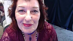 dawnskye1962 smears lipstick while playing with her fat pussy solo 😘💋 retro vibes