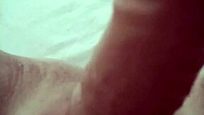 minha madrasta flashes big ass and legs in bedroom, masturbates with dildo for porn influencer tests on bed