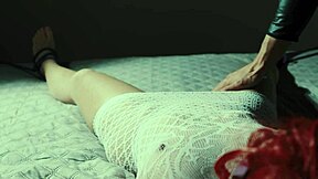 he ties me up and vibes my pussy til i squirt 💦🔥