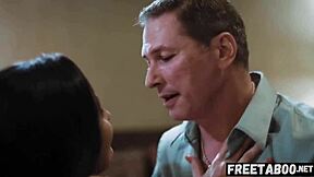 Patrigno coglie moglie in terapia familiare con Elexis Monroe e John Strong