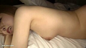 Úžasná mladá 18+ japonská žena v akcii