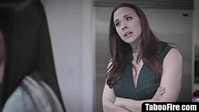 Keponakan remaja 18+ naif digoda paman tiri licik