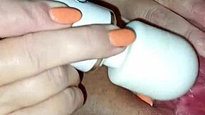 ¡Wow, puedes manejar ese consolador así? ¡Juega conmigo ahora!