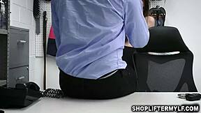 Viděl jsi někdy nevlastní matku sledovat nevlastní dceru tvrdě šukanou?