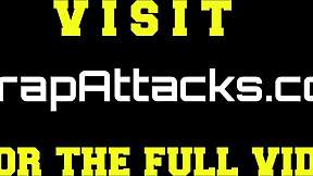 Dominantne babe uporabljajo strapon v divjem tričku.