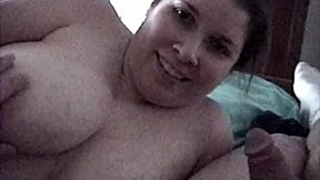 ברונטית שופעת מספקת בלוג'וב שובב שמוביל לזריקה בפנים