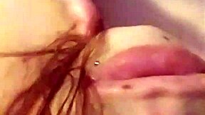 jag kan inte sluta titta på Ariesbbw som äter cum som en proffs i denna amatörklipp