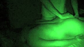 Welke verborgen geheimen ontvouwen zich tijdens deze taboe massagesessie met vingeren en een cumshot climax?