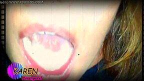 Karen brinca com mais gozo na boca em câmera lenta